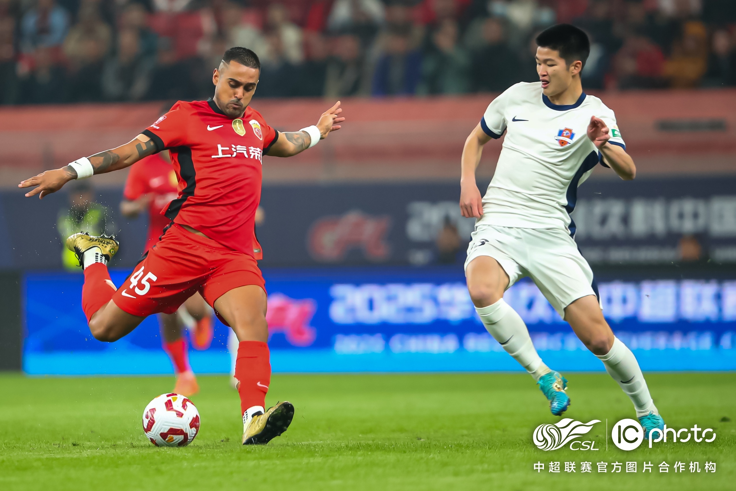 九游app包含赛地聚焦：中超窗口期热度飙升，法兰克福遗憾出局，信心回归，球队文化再被提及的词条